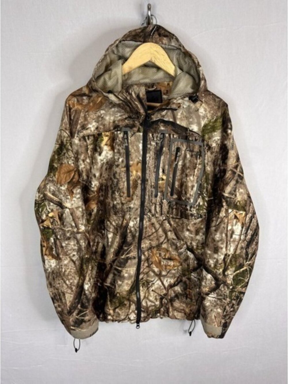 Cabelas MT050 Gore-Tex Hunting Jacket Zonz Woodland Camo Mens Medium 933854